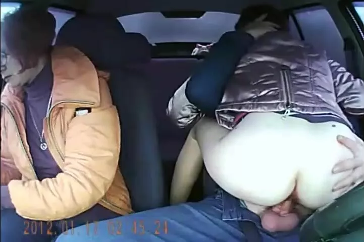 видео порно голая в машине